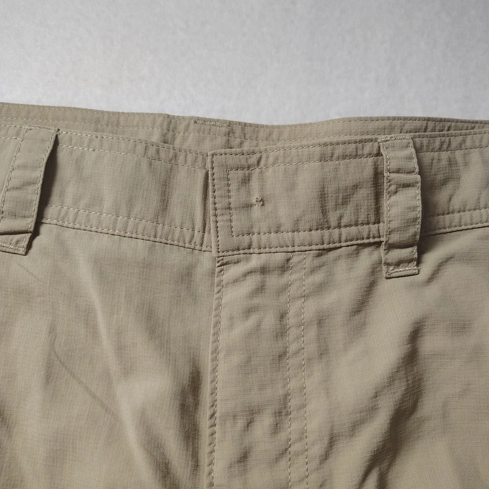 The North Face Mens 32 Khaki Tan Nylon Hiking Cargo‎ Shorts  Regular Fit